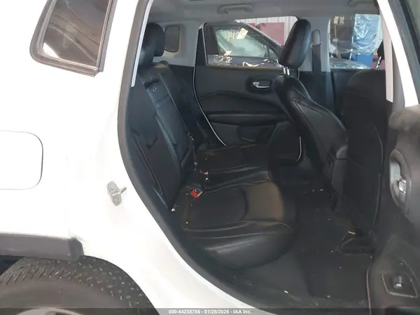 3C4NJDBB8JT175013 2018 JEEP COMPASS - Image 8
