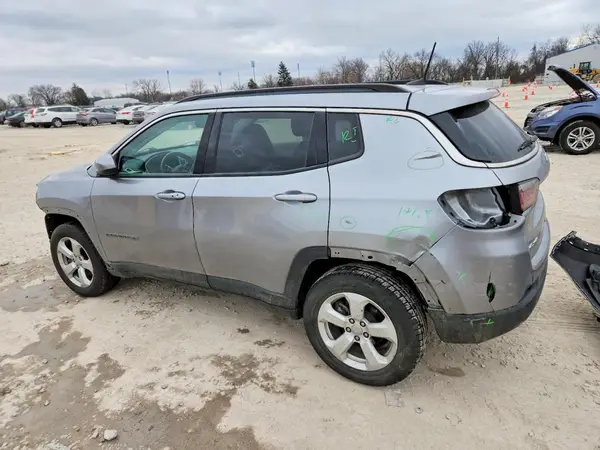 3C4NJDBB8JT177196 2018 JEEP COMPASS - Image 2