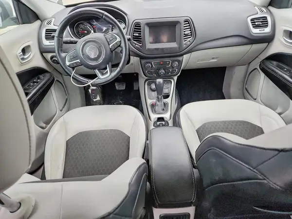 3C4NJDBB8JT177196 2018 JEEP COMPASS - Image 8