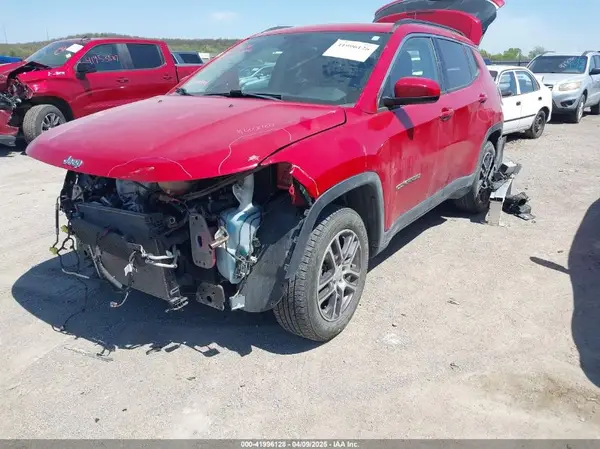 3C4NJDBB8JT179577 2018 JEEP COMPASS - Image 2