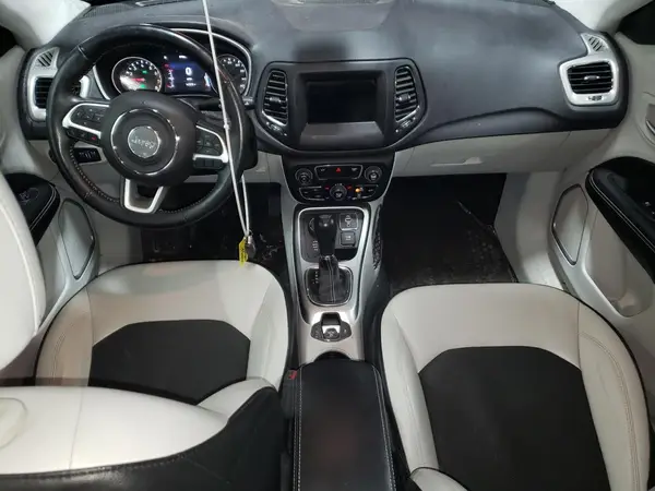 3C4NJDBB8JT180048 2018 JEEP COMPASS - Image 8