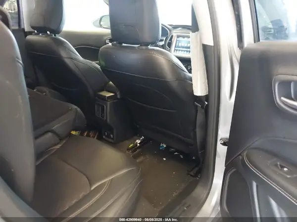 3C4NJDBB8JT180244 2018 JEEP COMPASS - Image 8