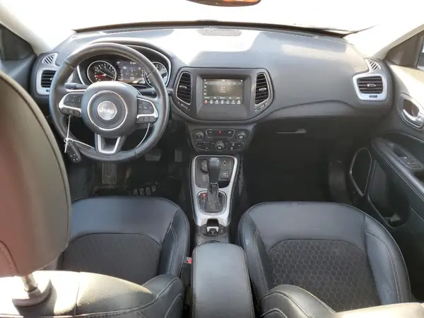 3C4NJDBB8JT180776 2018 JEEP COMPASS - Image 8