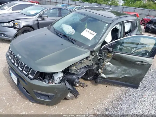 3C4NJDBB8JT184990 2018 JEEP COMPASS - Image 2