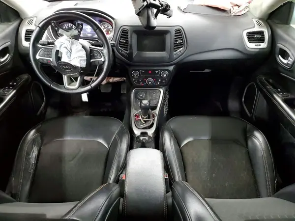 3C4NJDBB8JT199683 2018 JEEP COMPASS - Image 8