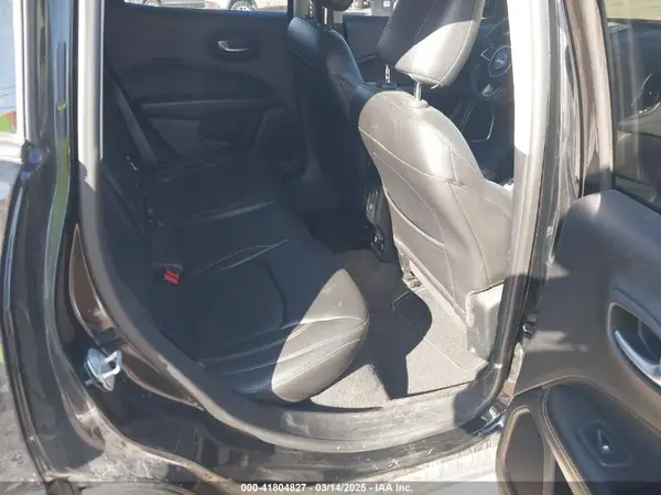 3C4NJDBB8JT202680 2018 JEEP COMPASS - Image 8