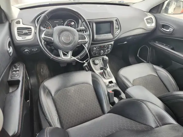 3C4NJDBB8JT207149 2018 JEEP COMPASS - Image 8