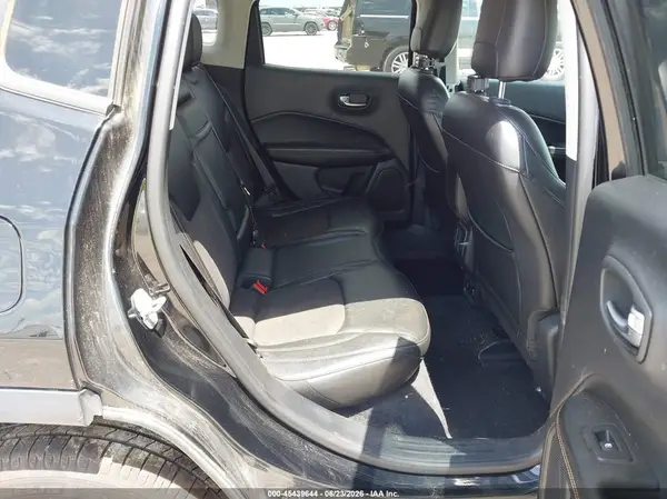 3C4NJDBB8JT222153 2018 JEEP COMPASS - Image 8