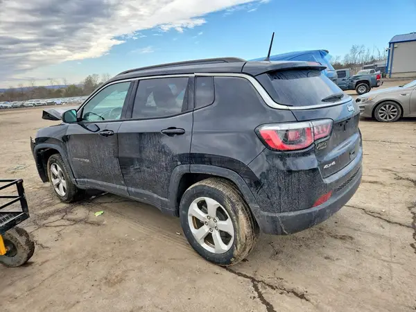 3C4NJDBB8JT223268 2018 JEEP COMPASS - Image 2