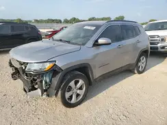 3C4NJDBB8JT239440 2018 JEEP COMPASS