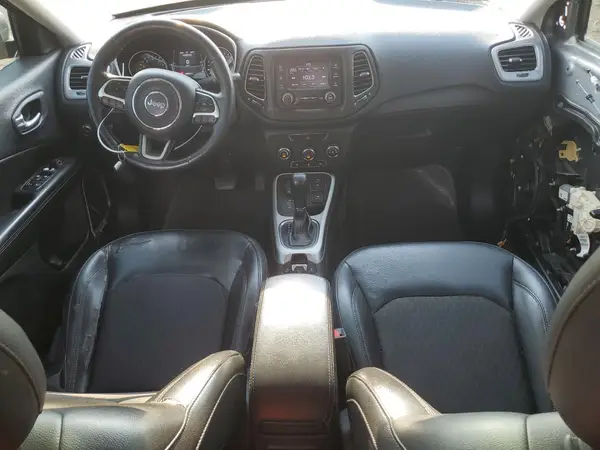 3C4NJDBB8JT239440 2018 JEEP COMPASS - Image 8