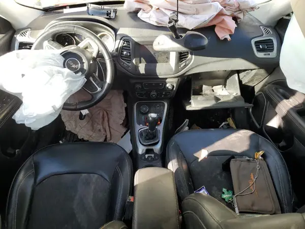 3C4NJDBB8JT239776 2018 JEEP COMPASS - Image 8