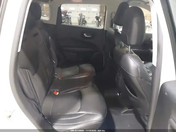 3C4NJDBB8JT252477 2018 JEEP COMPASS - Image 8