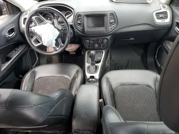 3C4NJDBB8JT253113 2018 JEEP COMPASS - Image 8