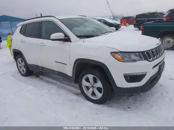 3C4NJDBB8JT256755 2018 JEEP COMPASS - Image 1