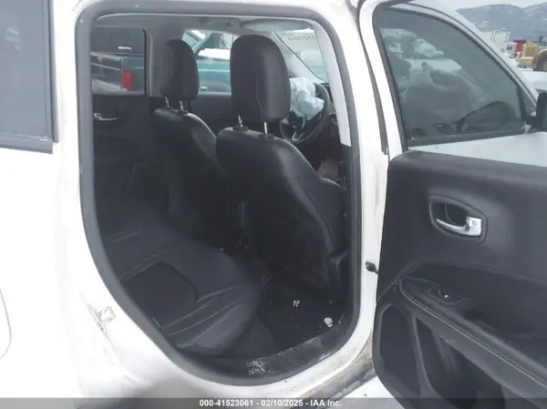 3C4NJDBB8JT256755 2018 JEEP COMPASS - Image 8