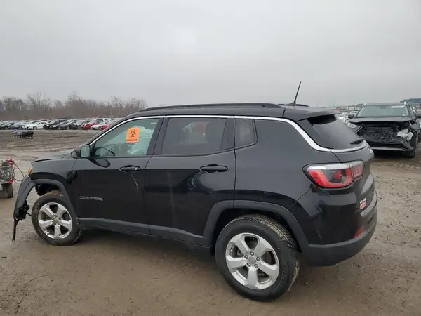 3C4NJDBB8JT261695 2018 JEEP COMPASS - Image 2