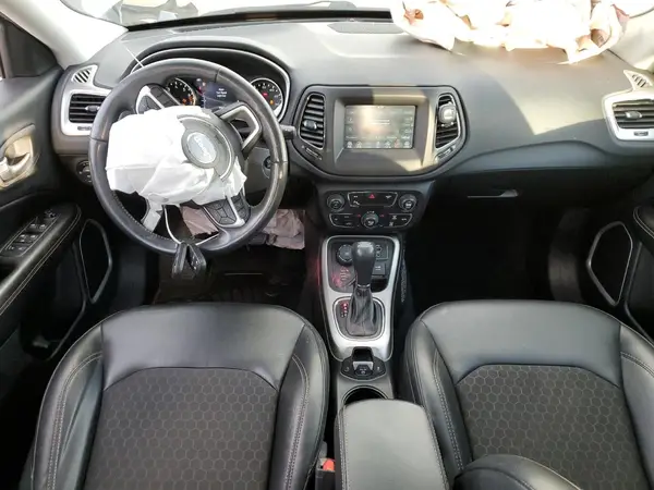 3C4NJDBB8JT262197 2018 JEEP COMPASS - Image 8