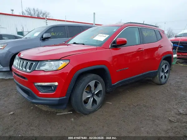 3C4NJDBB8JT262345 2018 JEEP COMPASS - Image 2