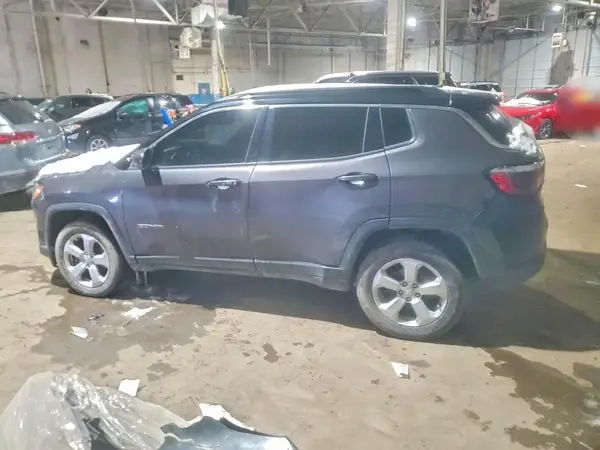 3C4NJDBB8JT262460 2018 JEEP COMPASS - Image 2