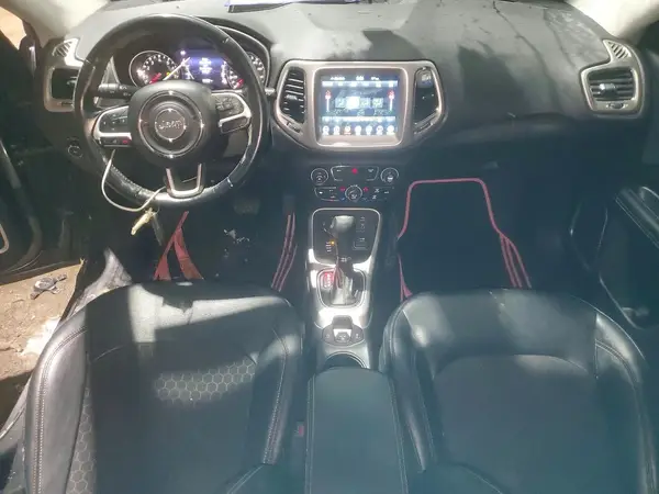 3C4NJDBB8JT262460 2018 JEEP COMPASS - Image 8