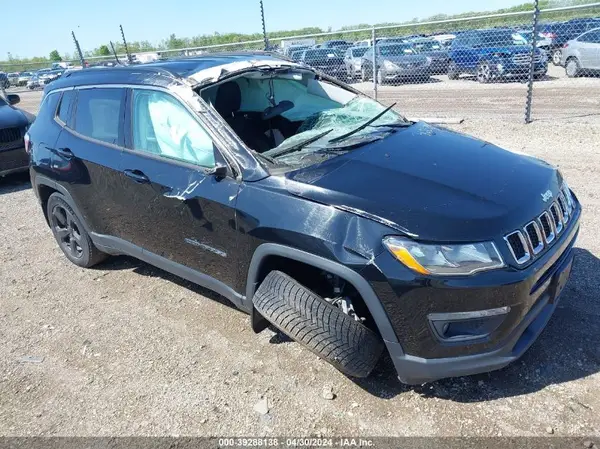 3C4NJDBB8JT263737 2018 JEEP COMPASS - Image 1