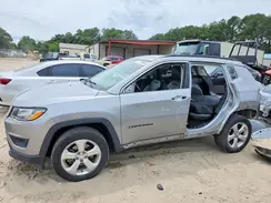 3C4NJDBB8JT264340 2018 JEEP COMPASS