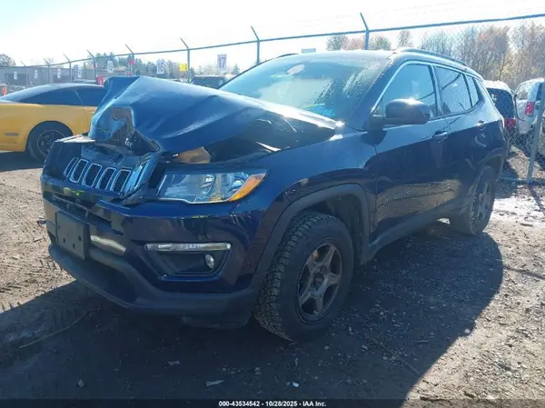 3C4NJDBB8JT281803 2018 JEEP COMPASS - Image 2