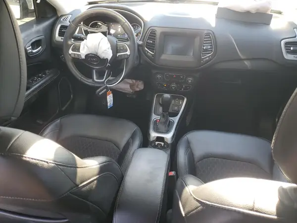 3C4NJDBB8JT283163 2018 JEEP COMPASS - Image 8