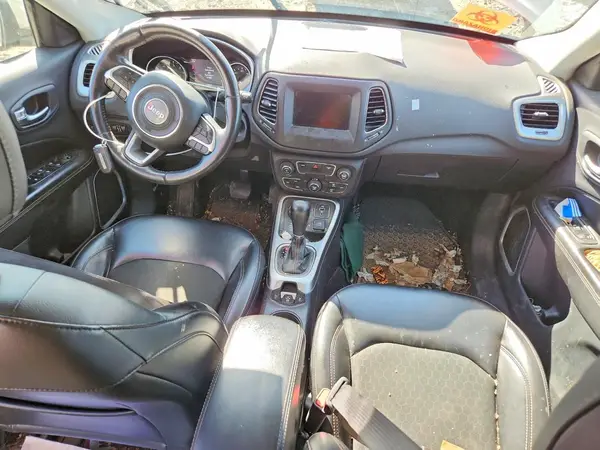 3C4NJDBB8JT291070 2018 JEEP COMPASS - Image 8