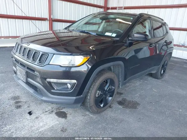 3C4NJDBB8JT298889 2018 JEEP COMPASS - Image 2