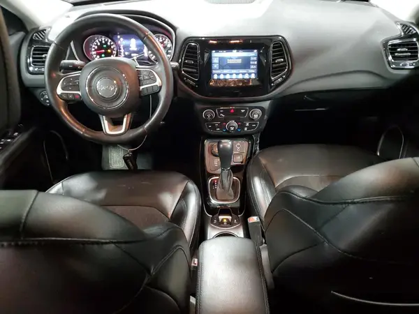 3C4NJDBB8JT304500 2018 JEEP COMPASS - Image 8
