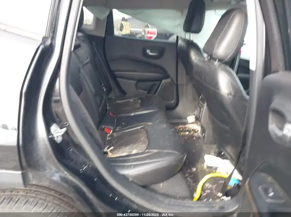 3C4NJDBB8JT315030 2018 JEEP COMPASS - Image 8