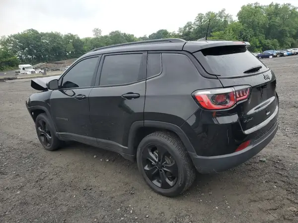 3C4NJDBB8JT315187 2018 JEEP COMPASS - Image 2