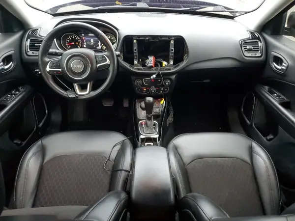3C4NJDBB8JT315187 2018 JEEP COMPASS - Image 8