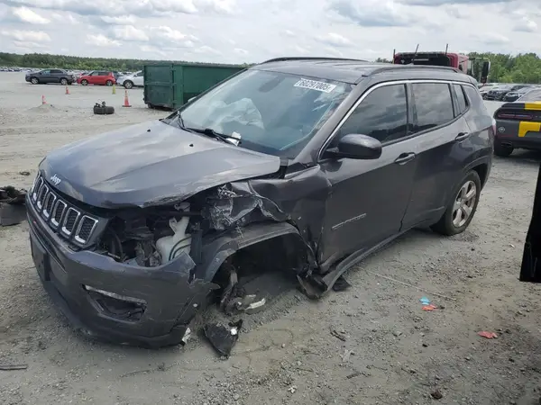 3C4NJDBB8JT315643 2018 JEEP COMPASS - Image 1