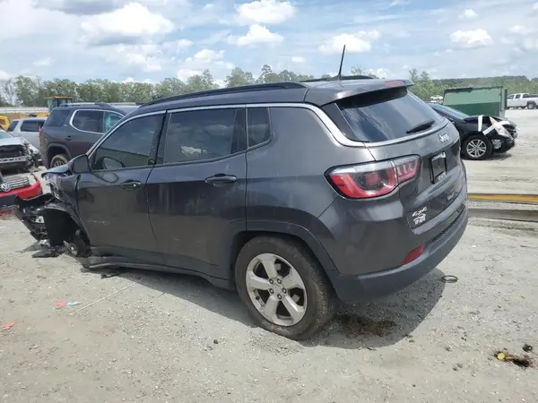 3C4NJDBB8JT315643 2018 JEEP COMPASS - Image 2