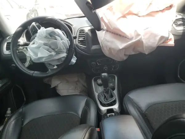 3C4NJDBB8JT315643 2018 JEEP COMPASS - Image 8