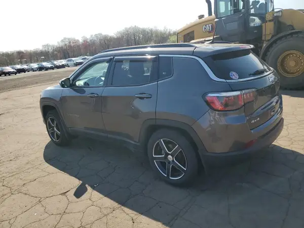 3C4NJDBB8JT315884 2018 JEEP COMPASS - Image 2