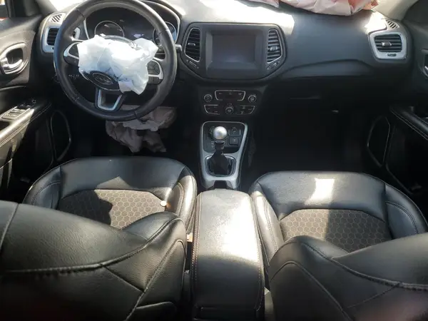3C4NJDBB8JT315884 2018 JEEP COMPASS - Image 8