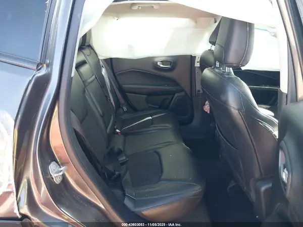 3C4NJDBB8JT315903 2018 JEEP COMPASS - Image 8