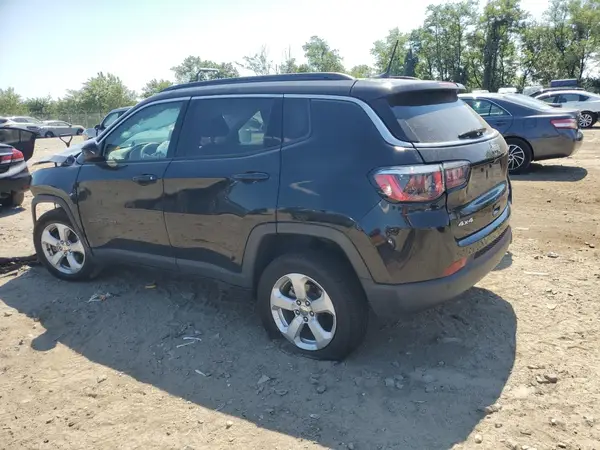 3C4NJDBB8JT320762 2018 JEEP COMPASS - Image 2