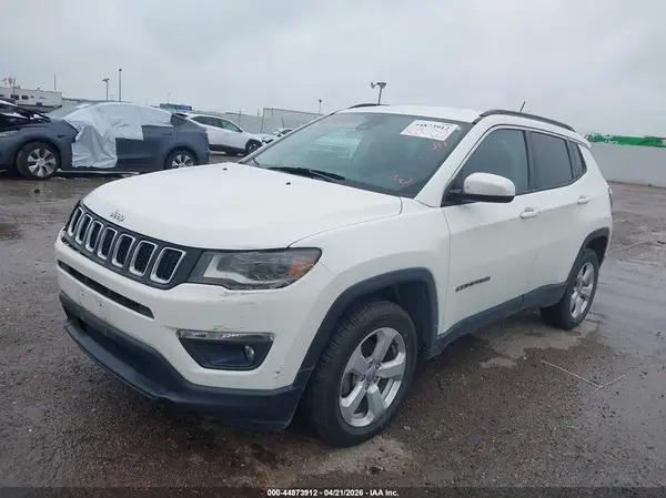 3C4NJDBB8JT331440 2018 JEEP COMPASS - Image 2