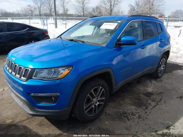 3C4NJDBB8JT342860 2018 JEEP COMPASS - Image 2
