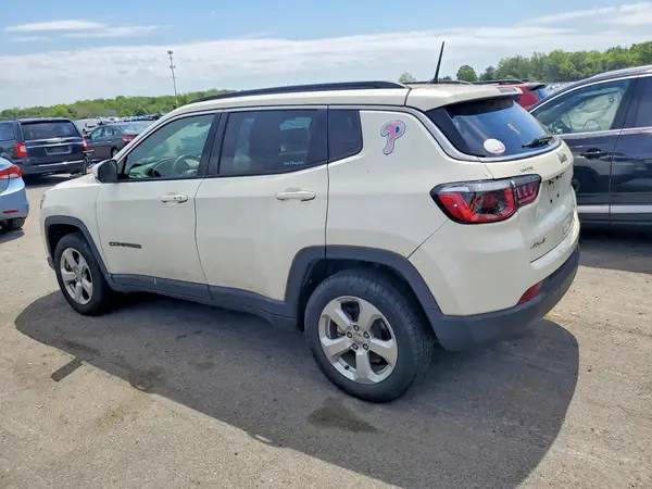 3C4NJDBB8JT342907 2018 JEEP COMPASS - Image 2