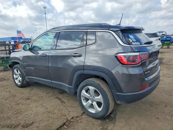 3C4NJDBB8JT345144 2018 JEEP COMPASS - Image 2