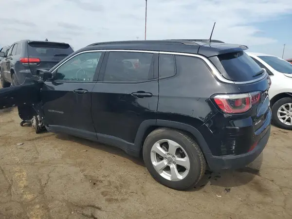 3C4NJDBB8JT349369 2018 JEEP COMPASS - Image 2