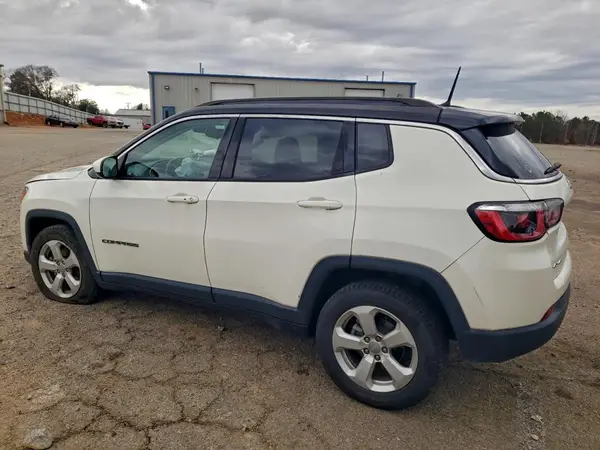3C4NJDBB8JT349727 2018 JEEP COMPASS - Image 2