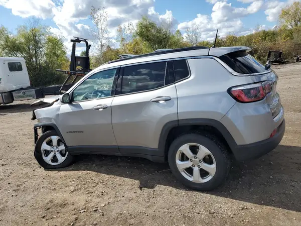 3C4NJDBB8JT354863 2018 JEEP COMPASS - Image 2