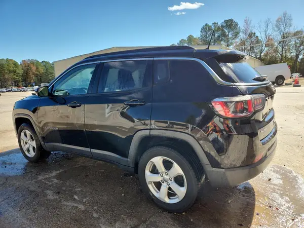 3C4NJDBB8JT354989 2018 JEEP COMPASS - Image 2